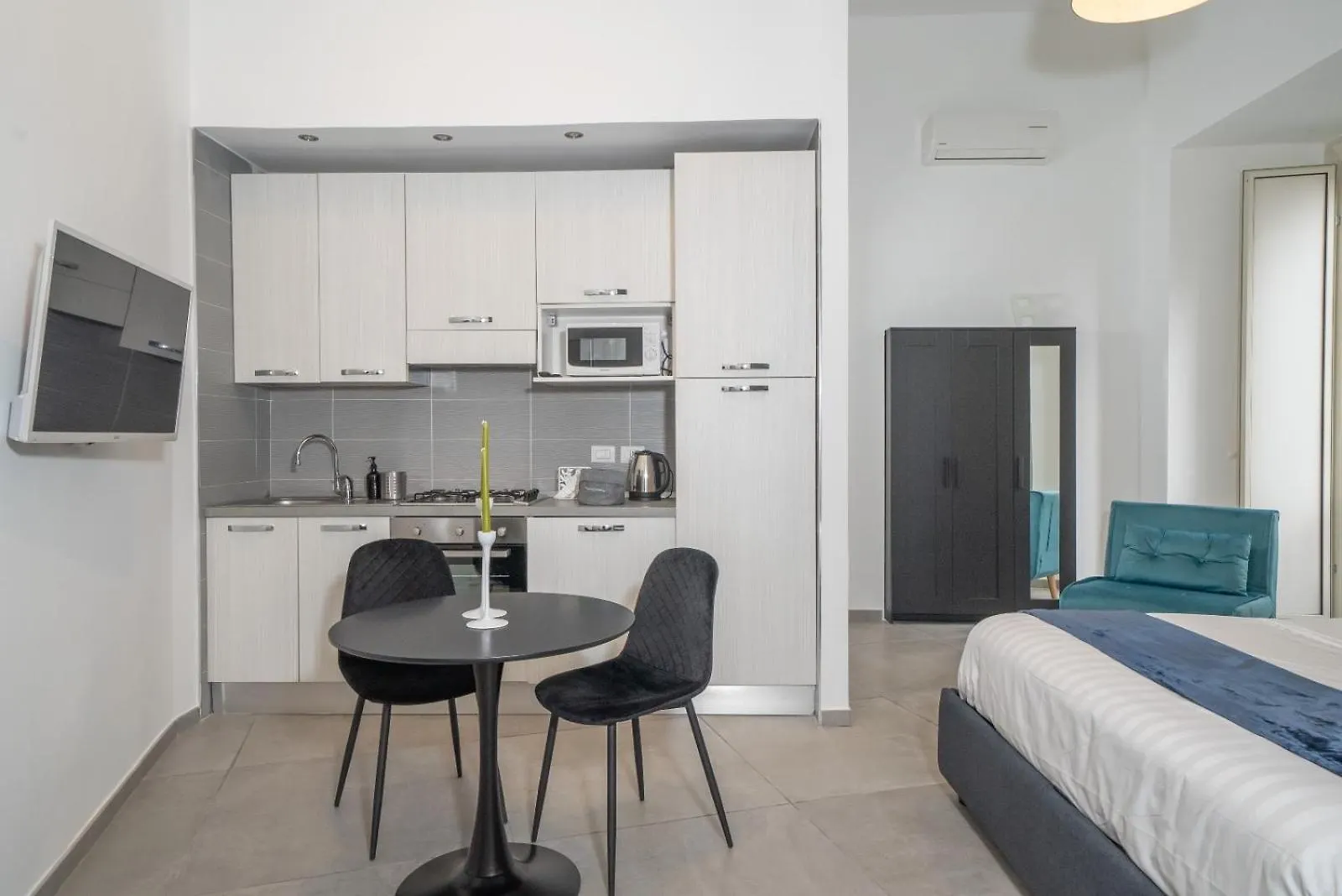 Bovio Boutique Studio Apartment Naples 0*,